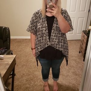 Small Lularoe Monroe Kimono BNWOT